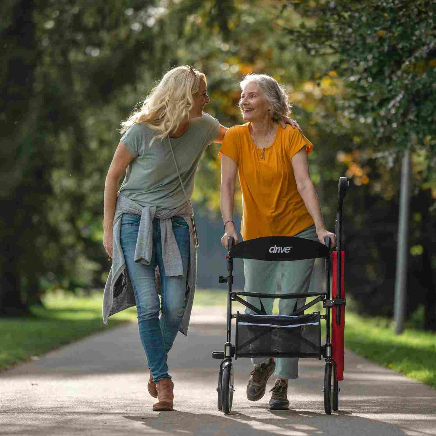 Drive Medical Premium Leichtgewicht-Rollator Nitro, gepolsterter Sitz - Gr. M, champagner