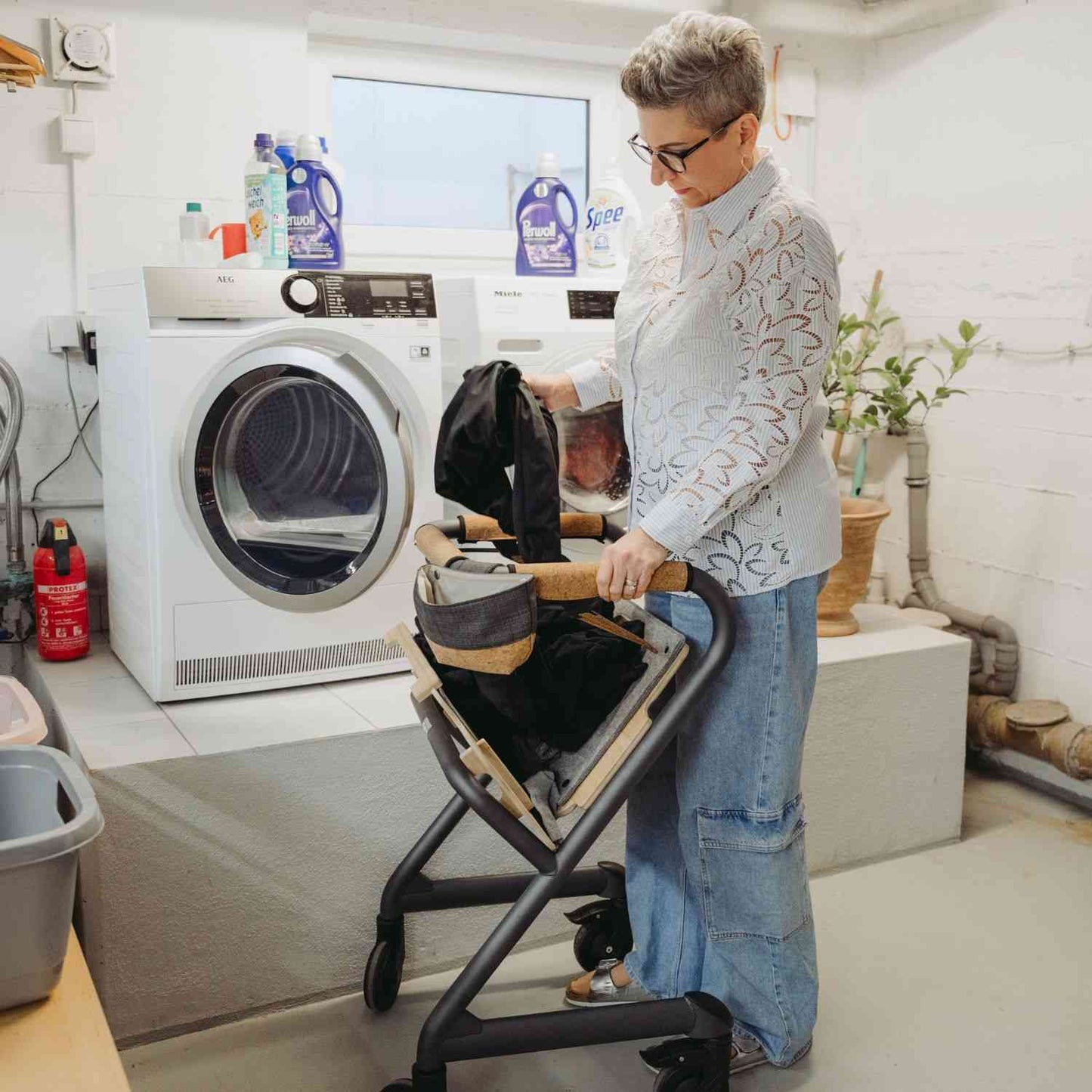Saljol Wohnraumrollator WR53 mit Sitzfunktion (360°-Drehbar) - Vollausstattung / Sitzhöhe 53 cm