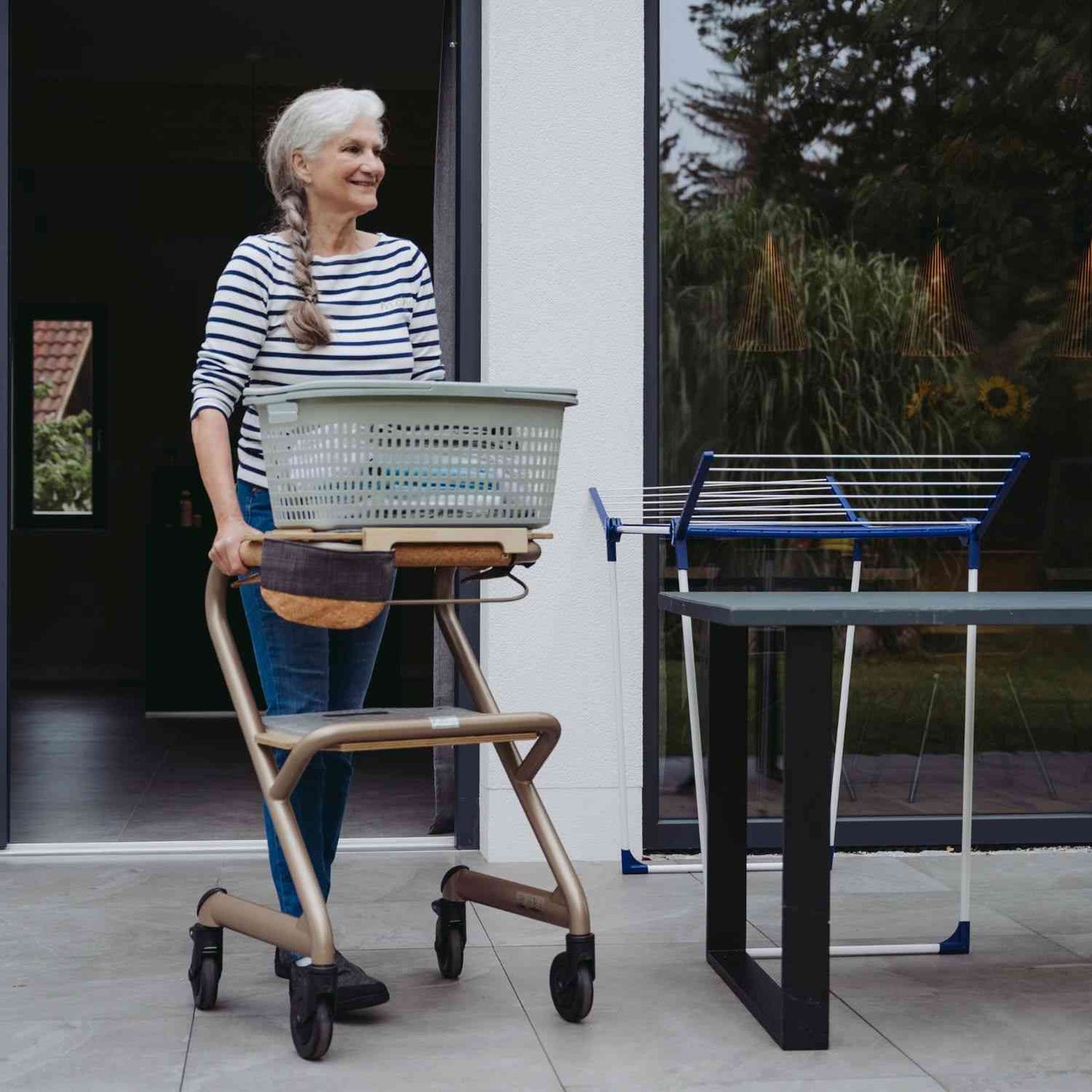 Saljol Wohnraumrollator WR53 mit Sitzfunktion (360°-Drehbar) - Vollausstattung / Sitzhöhe 53 cm