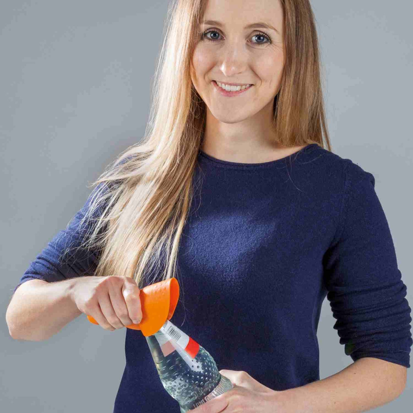 Die Öffnerhilfe "easy-switch" für Senioren & jeden Haushalt, mit Aufhängeloch - orange