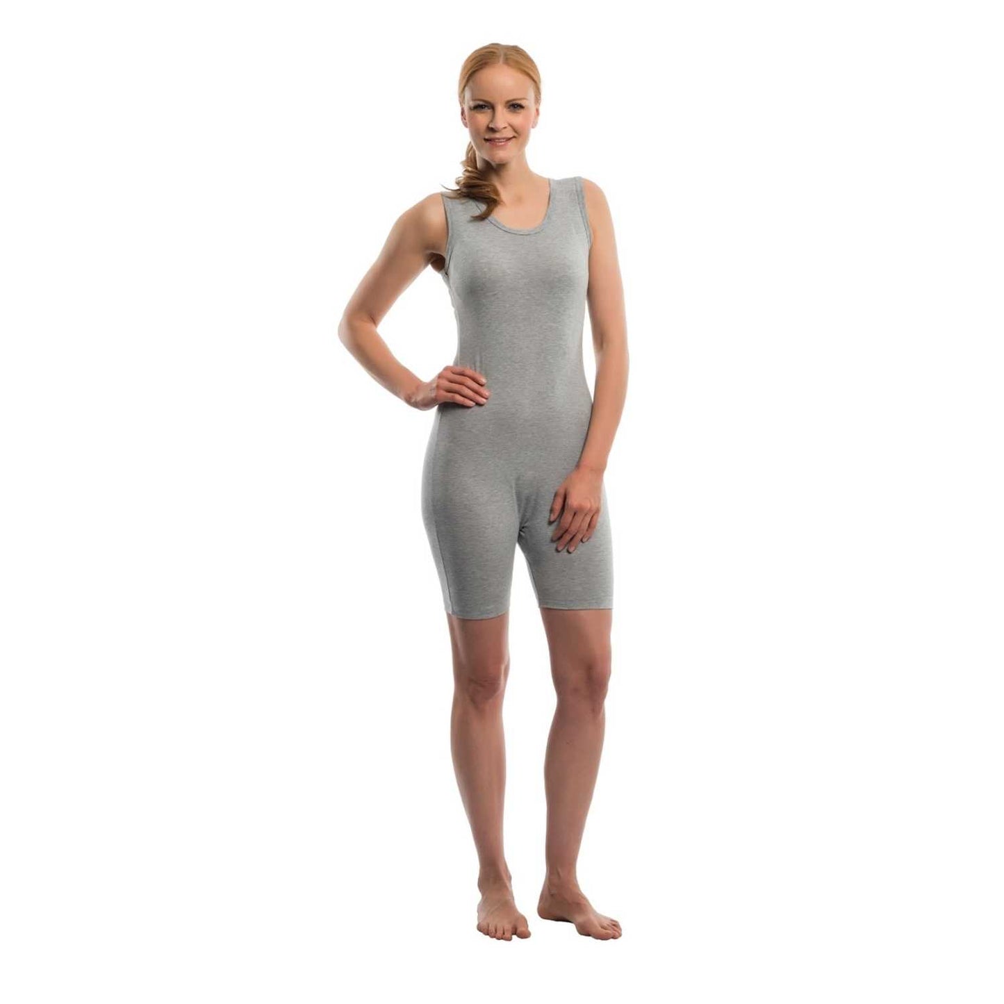 Suprima 4696, Pflegebody BW/Lycra, Armlos, Bein kurz, schräger Rücken-RV - weiß & grau, Gr. S-XXL